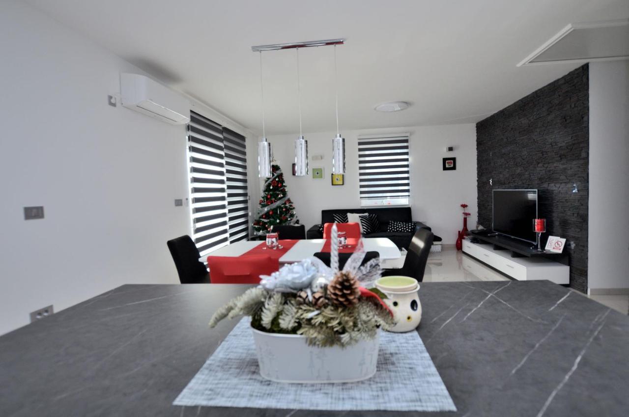 Apartments Golden Hour Jurdani Ngoại thất bức ảnh