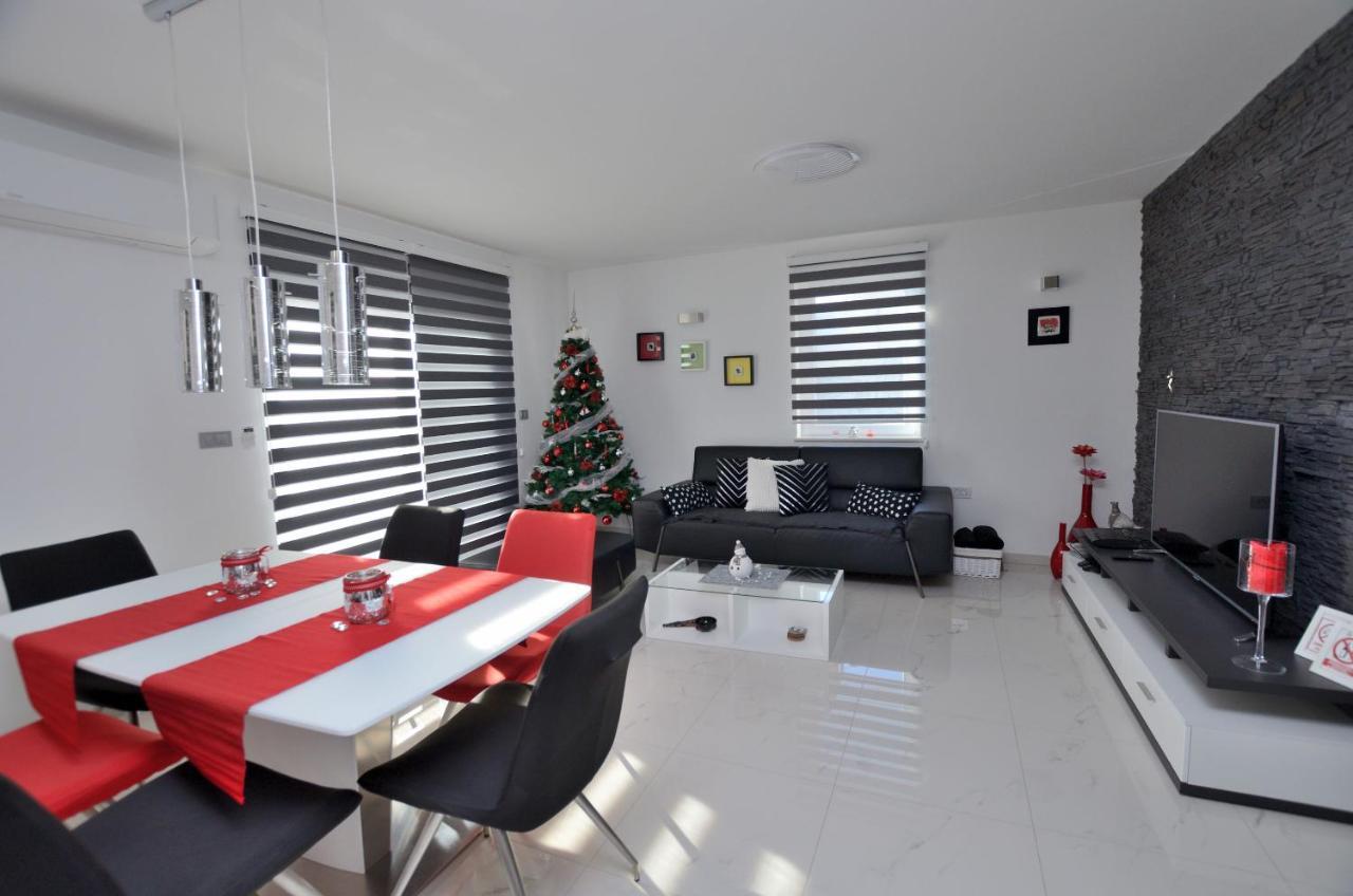 Apartments Golden Hour Jurdani Ngoại thất bức ảnh