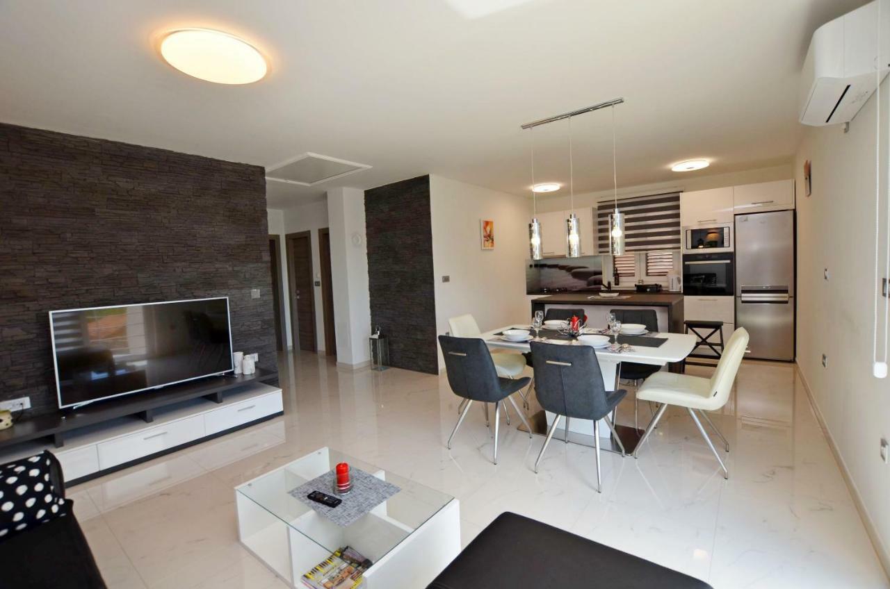 Apartments Golden Hour Jurdani Ngoại thất bức ảnh