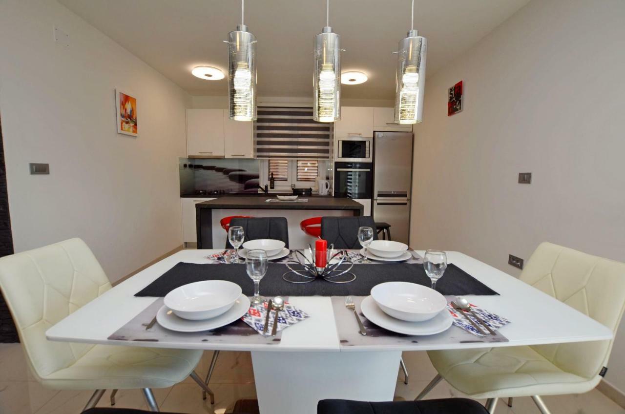 Apartments Golden Hour Jurdani Ngoại thất bức ảnh
